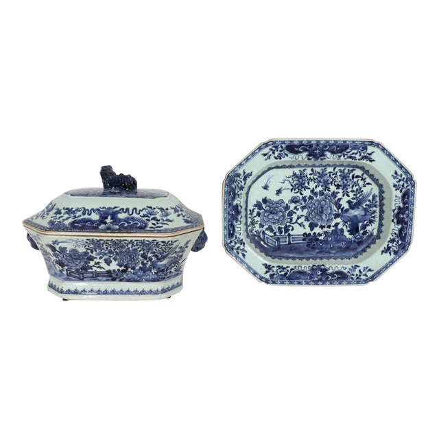 18th-Century Chinese Export Blue & White Porcelain Soup Tureen, Cover & Stand For Sale