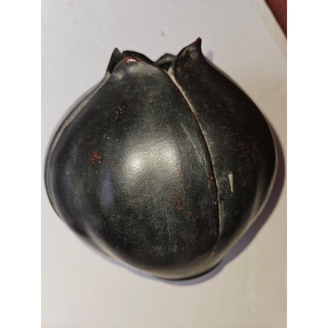 Stunnung Bronze vase from the 60s in the form of an assymetric open flower bud. Japanese. Lovely proportions and excellent...