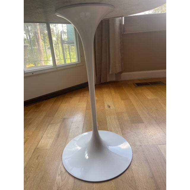 2020s Saarinen Side Table, Round For Sale - Image 5 of 18