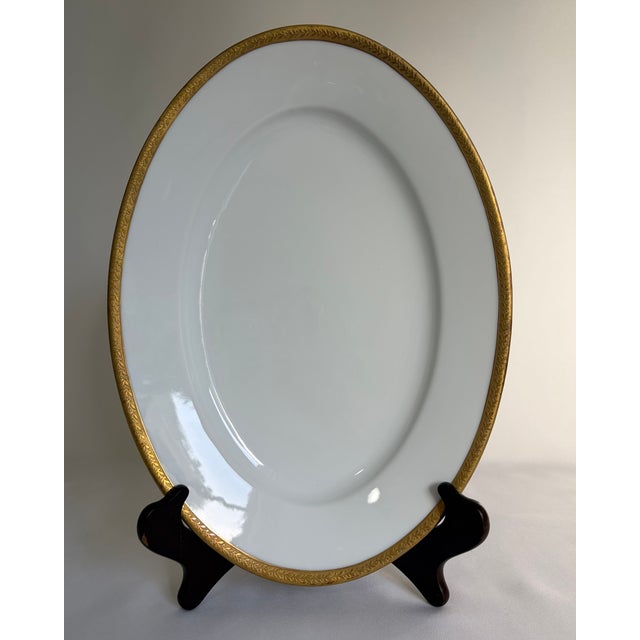 1920s Royal Bayreuth Gold-Encrusted Porcelain Dinner Service for Six For Sale In Dallas - Image 6 of 16