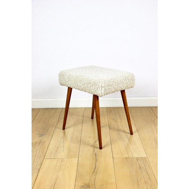 Mid-Century Modern High Stool in Boucle Beige For Sale - Image 3 of 8