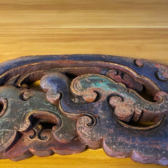 1920s Chinoiserie Carved Wood Fragment — Polychrome Architectural Decor For Sale - Image 6 of 9