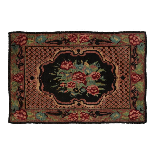 Vintage Tulu Rug in Pink With Polychromatic Floral Medallion - Rug & Kilim For Sale