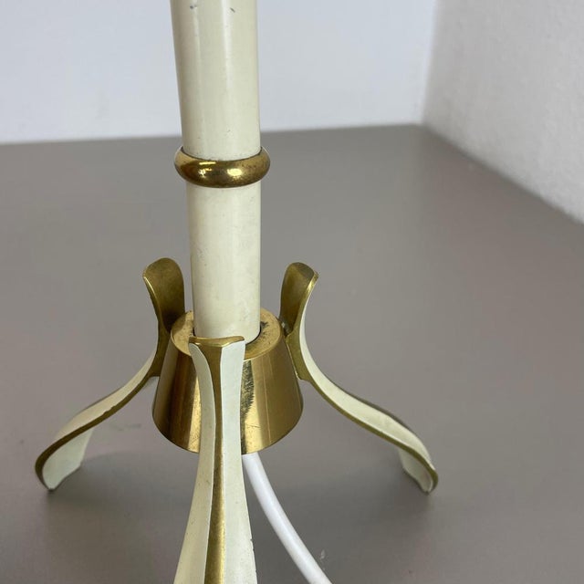 Original Rattan and Brass Table Light from Vereinigte Werkstätten, München, Germany, 1950s For Sale - Image 11 of 18