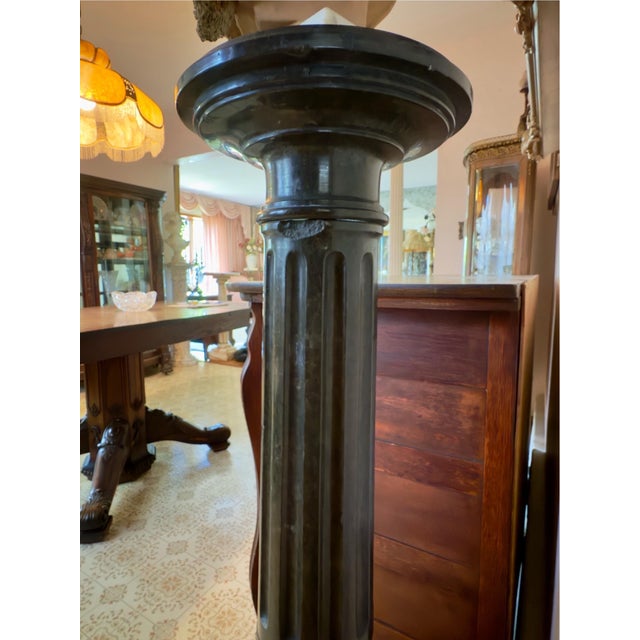 Antique fluted green marble pedestal, 19th C. Beautiful decorative furniture piece to showcase your sculptures, busts or...