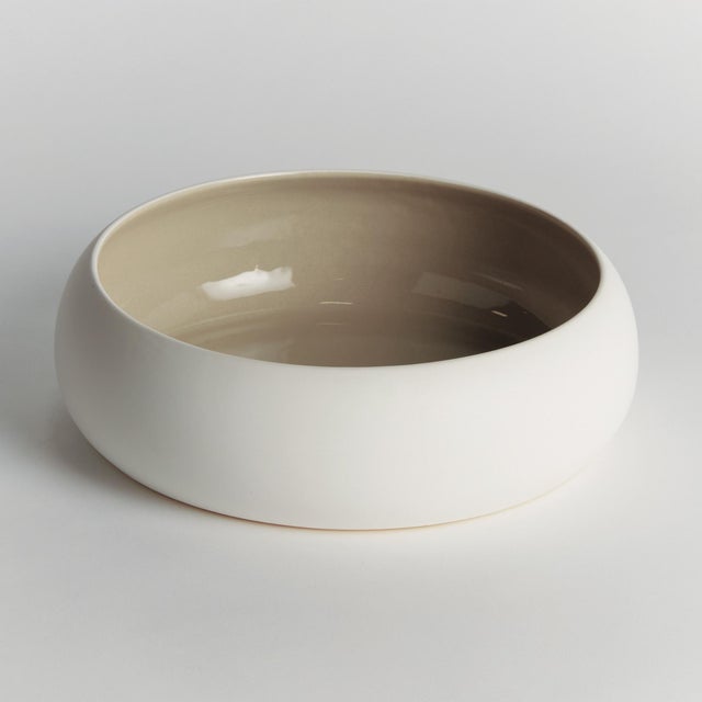 With a simple silhouette and smooth finish, the Sandbar Decorative Low Bowl by Barclay Butera is modern & sophisticated....