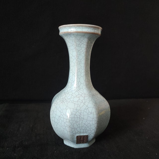 Art Deco Chinese Ceramic Vase,Guan Ware Crackle Glaze Celadon Glaze Porcelain Vase For Sale - Image 3 of 10
