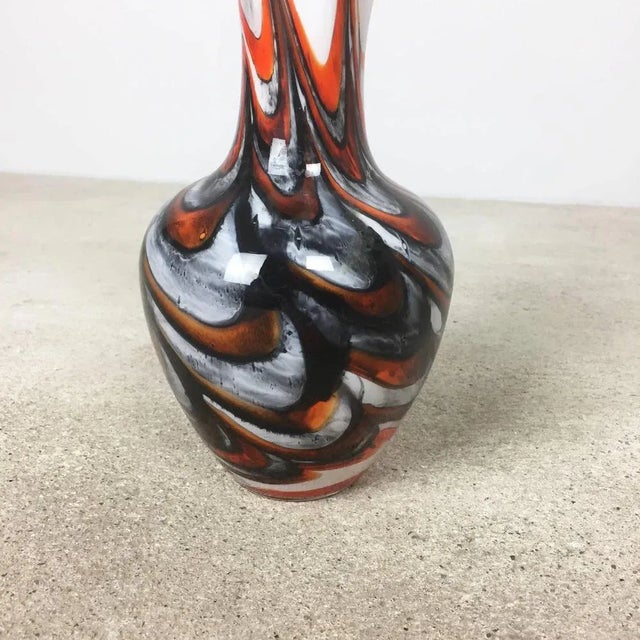 Vintage Opaline Florence Vase from Carlo Moretti, Italy, 1970s For Sale - Image 4 of 9
