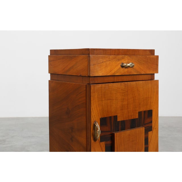 This sophisticated pair of Italian Art Deco nightstands from the 1920s captures the confident geometry and refined...