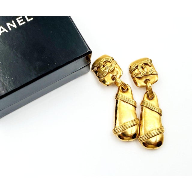 Chanel Rare Vintage Gold Plated CC Rectangle Tear Drop Stripe Large Clip on Earrings *Marked 94 *Made in France *Comes...