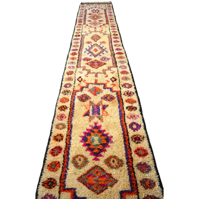 1970s Hand-Knotted Turkish Runner Rug. High Pile Tribal Extra Long Runner Rug - 2′8″ × 15′3″ For Sale - Image 4 of 11