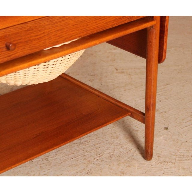 1960s Mid-Century Danish AT33 Sewing Table in Oak and Teak by Hans J. Wegner for Andreas Tuck, 1960s For Sale - Image 5 of 14