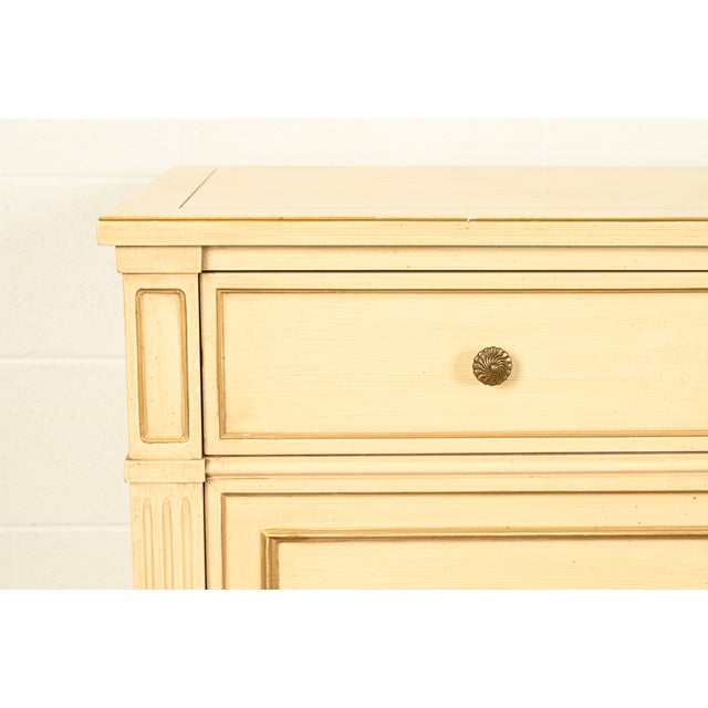 Cream Henredon French Regency Louis XVI Cream Lacquered Highboy Dresser, Circa 1960s For Sale - Image 8 of 17