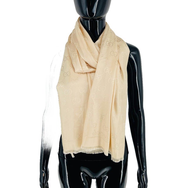 Gucci Gucci Beige Logo Silk Scarf For Sale - Image 4 of 8