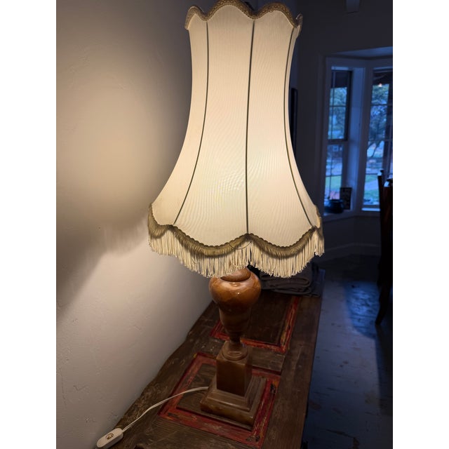 1950s Italian Hand-Carved Alabaster Table Lamp With Original Fringe Shade For Sale - Image 4 of 10