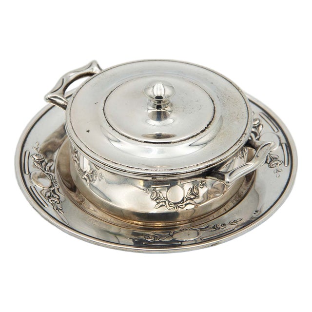 Plain Silver Pot with Raised Plate For Sale