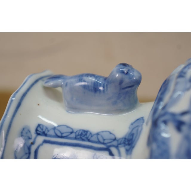 Blue Chinese Chinoiserie Blue & White Porcelain Dragon Foo Dog Mantel Vase Urn For Sale - Image 8 of 13
