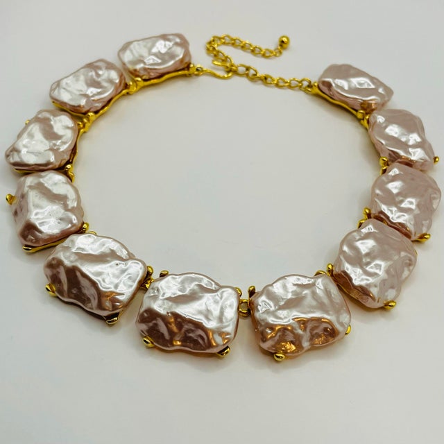 Mid-Century Modern Signed Kenneth © Lane Vintage 1970s Couture Runway Pink Sculptural Pearl Collar Necklace For Sale - Image 3 of 7