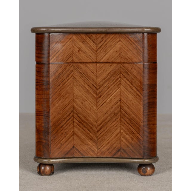 French Napoleon III Marquetry Inlaid Serpentine Form Tea Caddy Circa 1880 For Sale In Orlando - Image 6 of 13