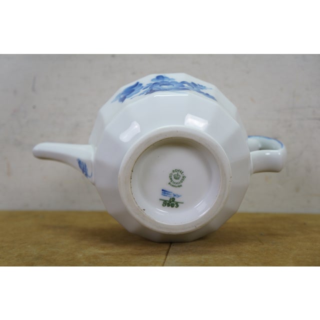 Mid 20th Century Denmark Royal Copenhagen 8503 Blue Flower Teapot Tea Coffee Pot Pitcher 9" For Sale - Image 12 of 15