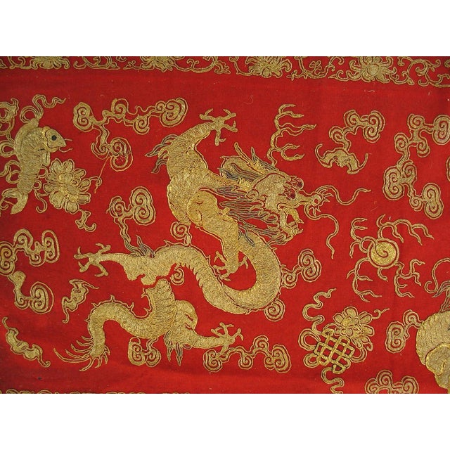 Chinese 1870s Red Antique Chinese Silk & Gold Thread Embroidery Rug 5'5" X 5'6" Flatweave Carpet For Sale - Image 3 of 6