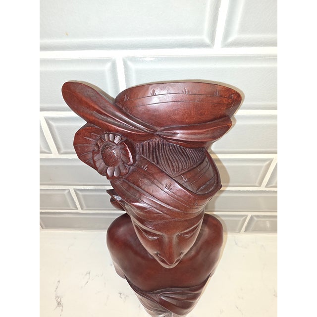 Chestnut Mid-Century Balinese Hardwood Nobleman Bust – Rare Klungkung Provenance For Sale - Image 8 of 10