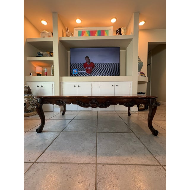 French Mid 20th Century Oversized Large Vintage Carved Wood Coffee Table With Claw Feet & Gilded Accents For Sale - Image 3 of 16