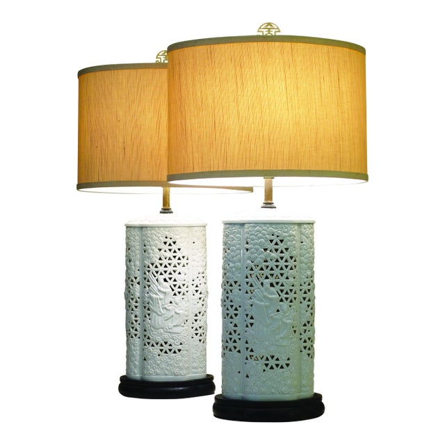 1960s Matched Pair Blanc De Chine Hollywood Regency Asian Modern Porcelain Seyei Fine China Wood Table Lamps W/ Linen Shades - a Pair For Sale