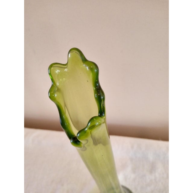 Vintage L E Smith Lime Avocado Swung Footed 3 Toed Vase. Vase is in excellent vintage condition without chips or cracks....