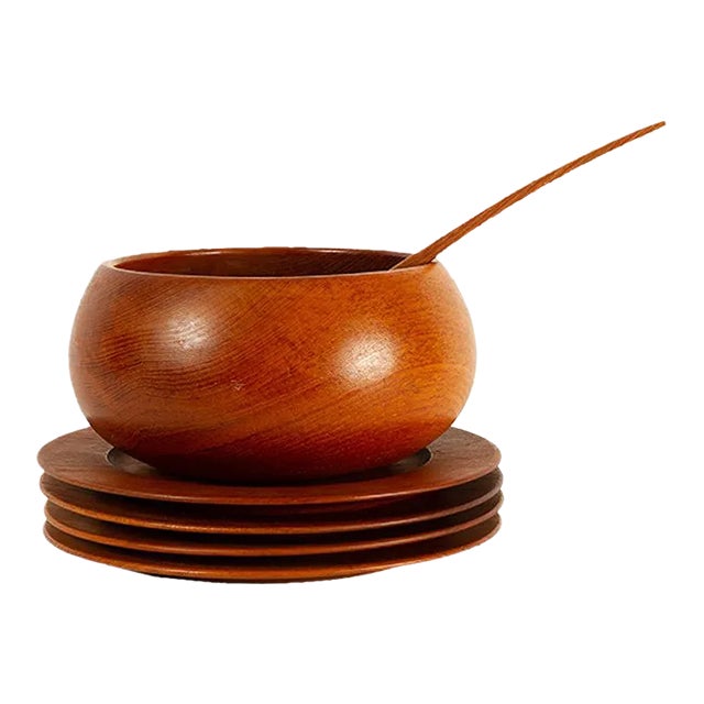 Danish Teak Plates and Bowl from Wiggers and Jens Quistgaard, 1960s, Set of 6 For Sale