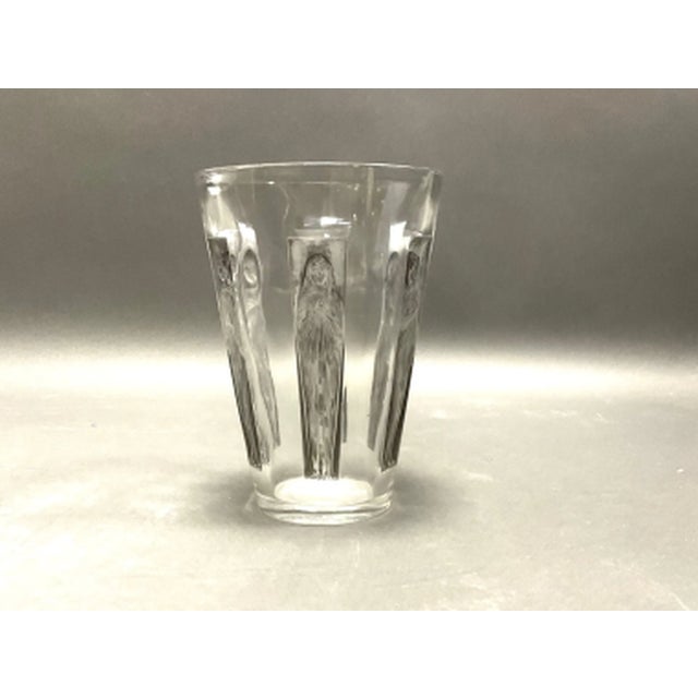 1910s White Glass Six Figurines Vase from René Lalique, 1912 For Sale - Image 5 of 8