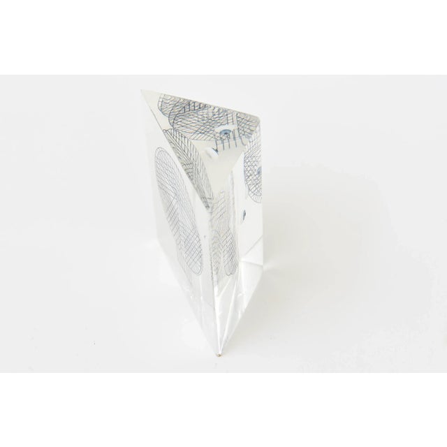 Vintage Merle Edelman Lucite Grid Face Triangle Embedded Sculpture Paperweight, 1970's For Sale - Image 9 of 11