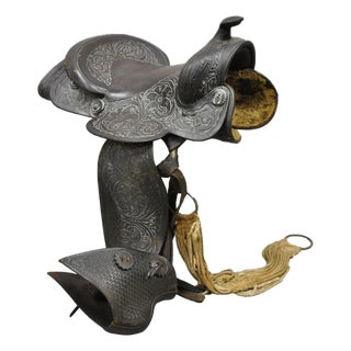 Vintage Brown Tooled Leather Floral Embossed 15" Seat Horse Riding Saddle For Sale