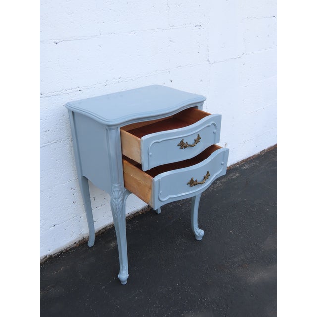 French Shabby Chic Serpentine Painted Gray Nightstand Side End Table 6635 For Sale - Image 4 of 15