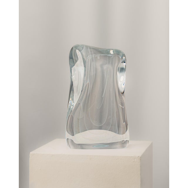 Murano glass sculpture by Luigi Onesto. Quadrangular in shape with rounded edges and a sinuous profile, made of clear...