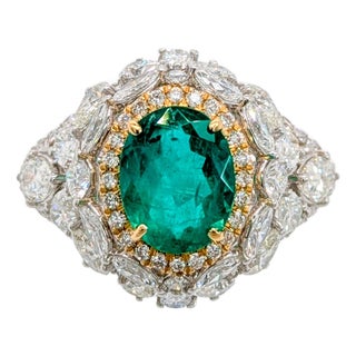 Exceptional Gia Certified Emerald in a Bespoke Heirloom Setting: Solid 14k Gold, Size 6.75 For Sale