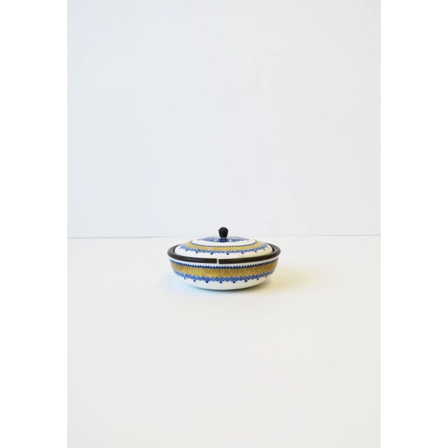 Rococo Austrian Blue Whtie Porcelain Enamel Box Bird Design by Black, Starr & Gorham For Sale - Image 3 of 9