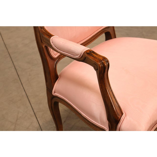 Ethan Allen French Louis XV Style Fauteuil Armchair For Sale In Philadelphia - Image 6 of 18