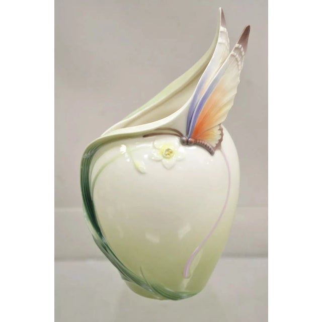 Franz Collection Papillon Butterfly Porcelain Ornamental Wine Cooler Vase For Sale - Image 10 of 10