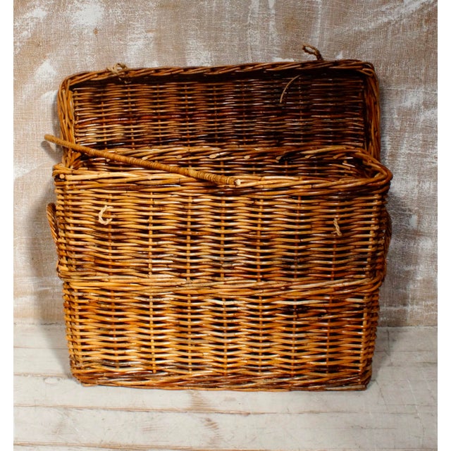 Wood Vintage Wicker Laundry Basket, 1960 For Sale - Image 7 of 9