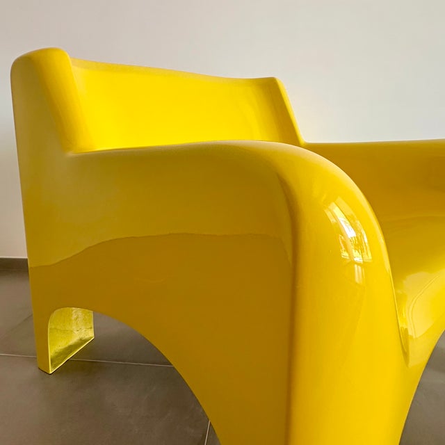 Fiberglass Gaia Armchair by Carlo Bartoli for Arflex, 1967 For Sale - Image 3 of 11