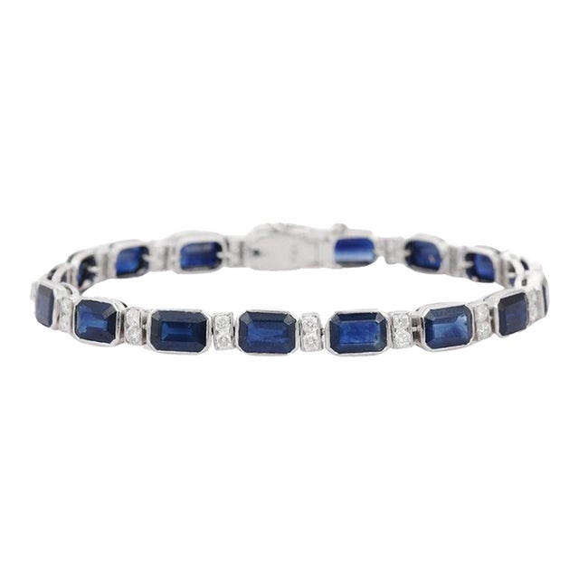 17.85 Ct Blue Sapphire Bracelet in 18 Karat White Gold With Prong Set Diamonds For Sale