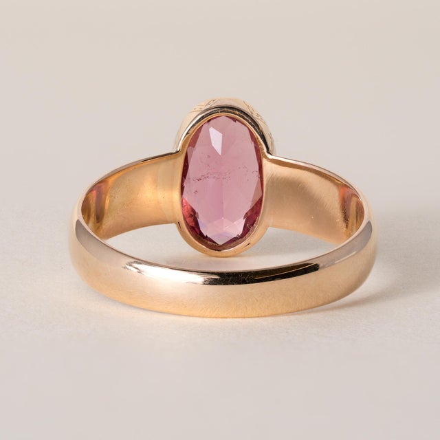 Vintage Finnish 1.80 Carat Pink Oval Gemstone Tourmaline Bezel Rose Gold Ring, Size 7.75 For Sale - Image 4 of 6