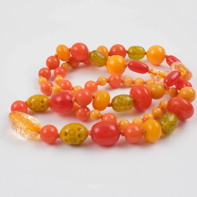 Art Deco Bakelite and Lucite Long Necklace Sunny Yellow and Orange Colors For Sale - Image 3 of 12