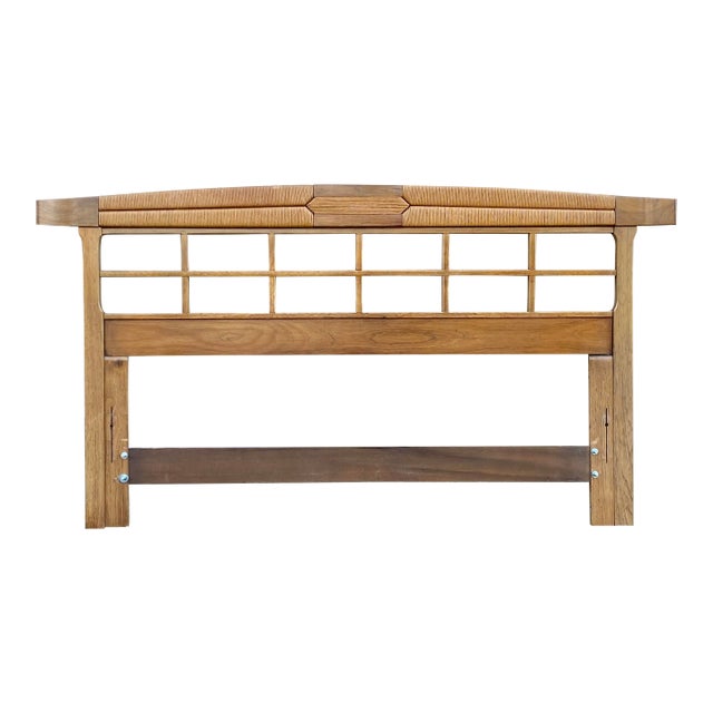 American of Martinsville Queen or Full Mid-Century Modern Sculptural Walnut & Woven Rush Headboard For Sale