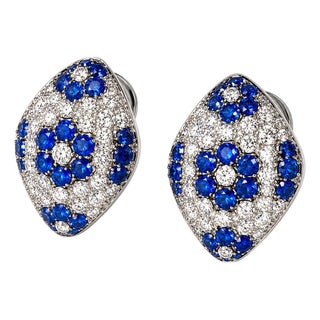 Late 20th Century 18K White Gold Diamond Sapphire Lever Back Earrings, Pair For Sale