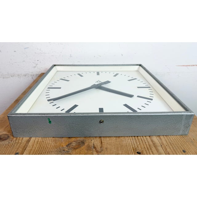 Large Grey Square Wall Clock from Pragotron, 1970s For Sale - Image 11 of 18