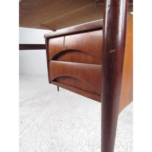 Mid 20th Century Italian Mid-Century Modern Writing Desk For Sale - Image 5 of 15