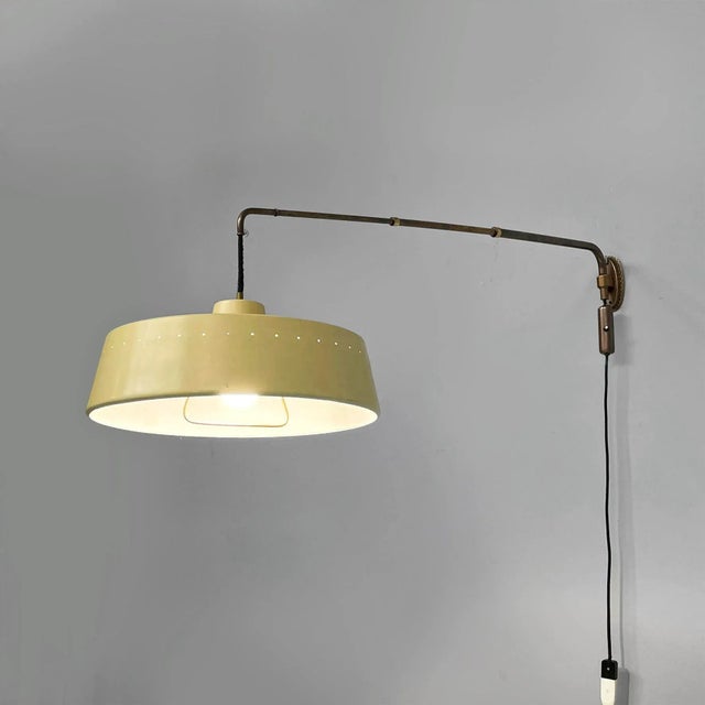 Mid-Century Modern Italian Wall Lamp in Brass and Metal by Chiarini, 1950s For Sale - Image 6 of 18