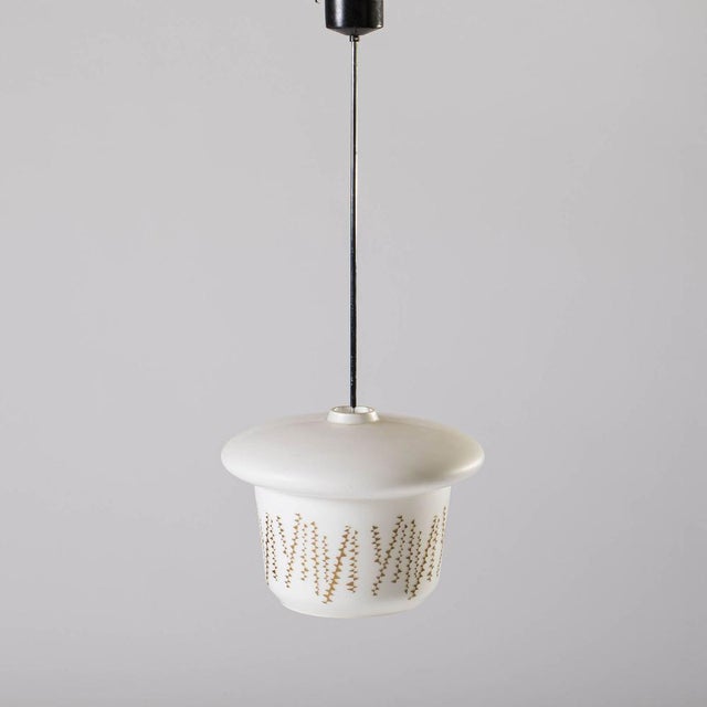 The height of the steel rod can be shortened. 60 cm in lenght at the moment. Up to 250V (Europe/UK Standard).The wiring of...